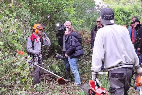 ​​tournage de TF1 sur chantier Journées des chemins tous en chemin rural Codever