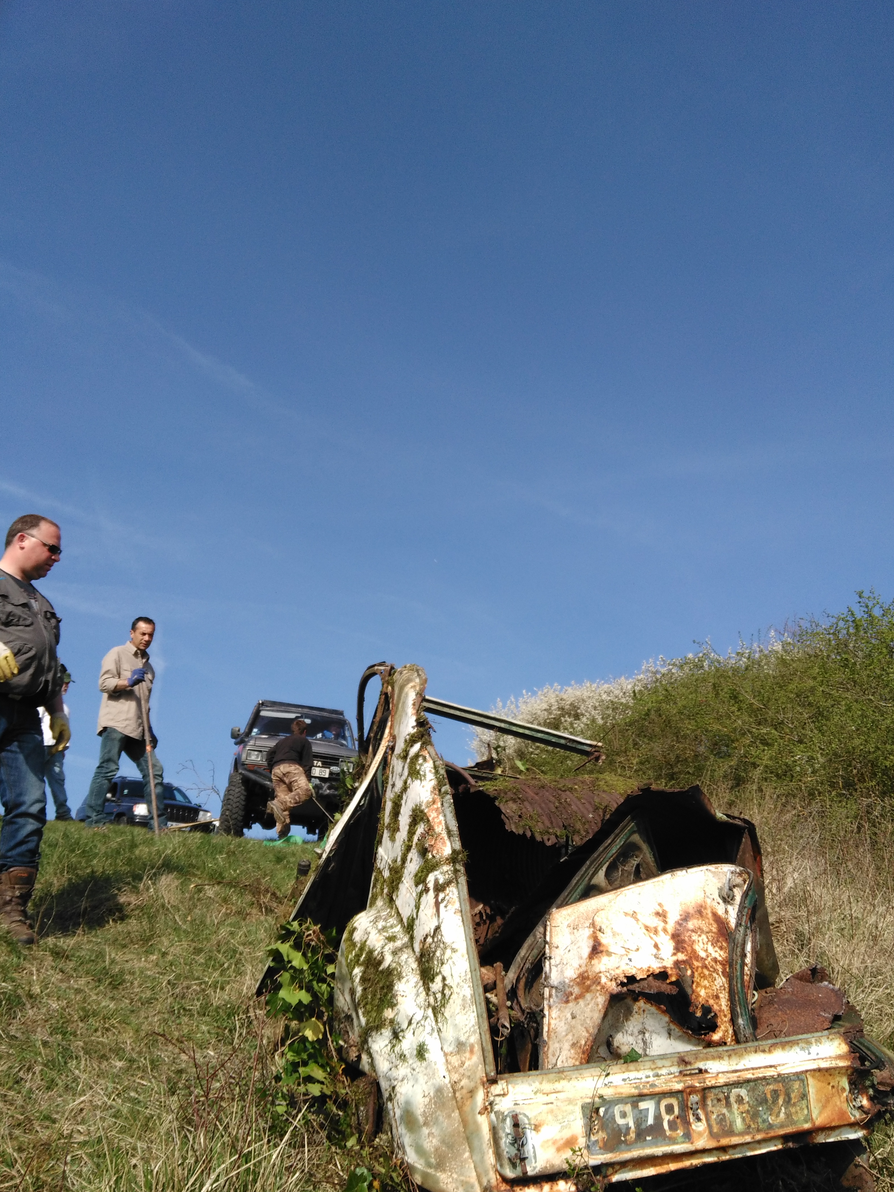 Enlèvement d'épaves d'une zone Natura 200 à St Martin du Tertre (89)