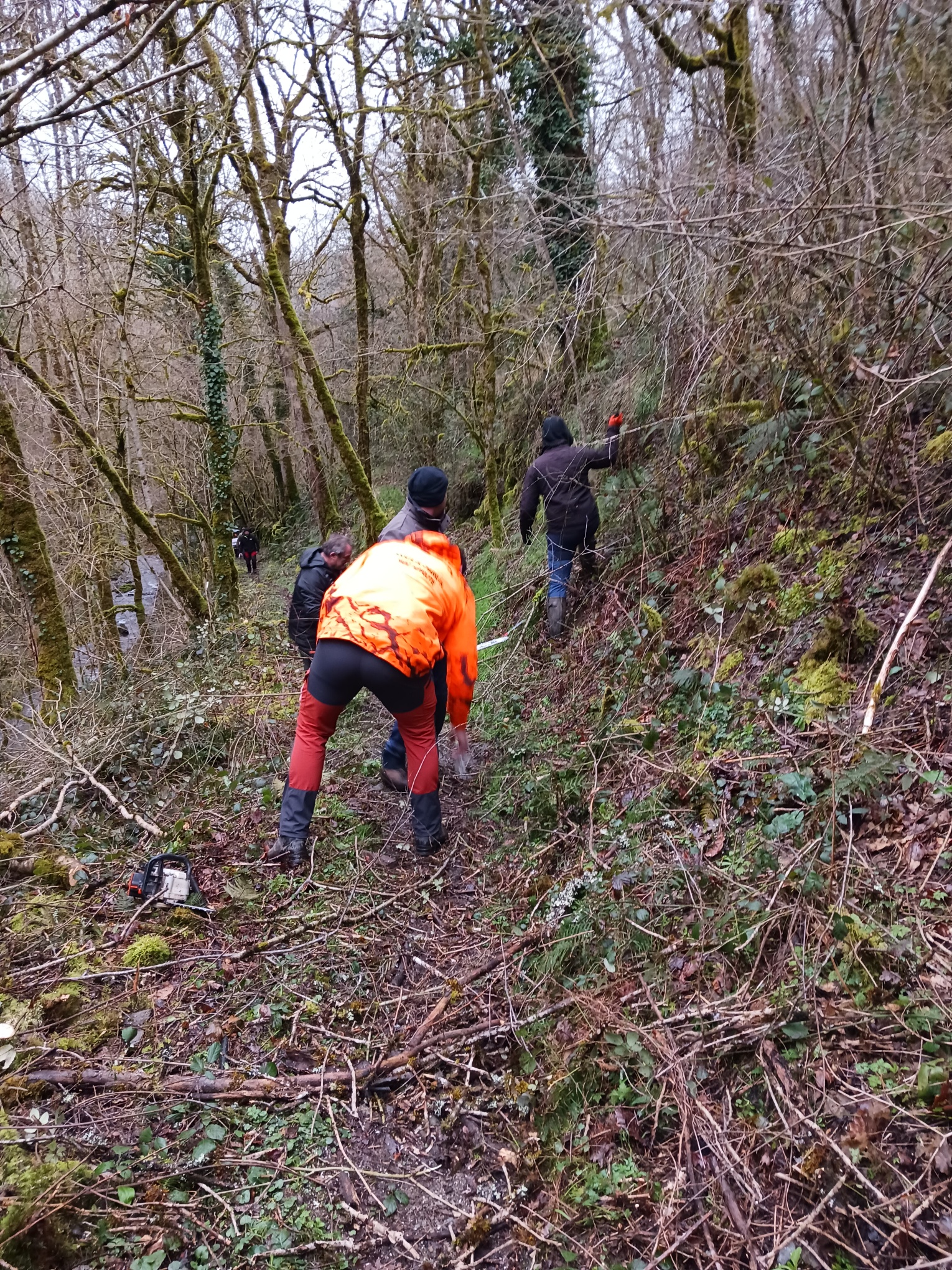 chantier journées des chemins 2024 du CODEVER à St Hippolyte (Aveyron)