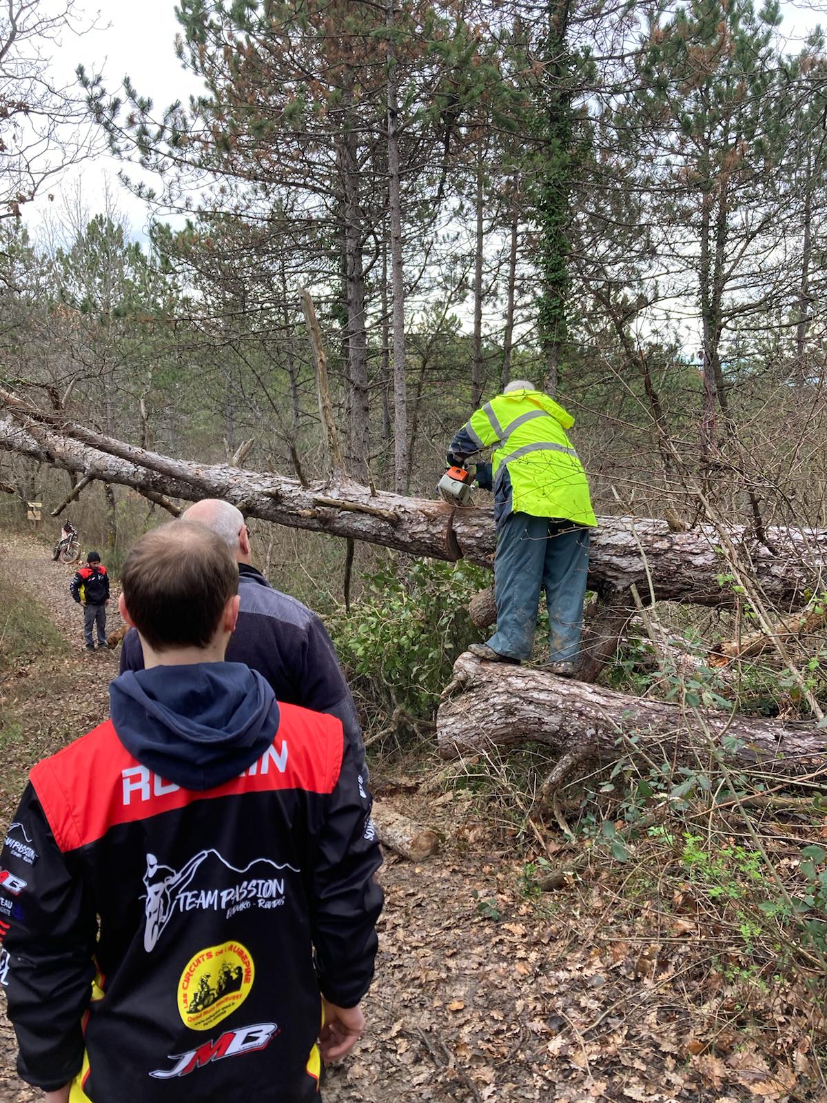 chantier journées des chemins 2024 du CODEVER à Puylaurens (Tarn)